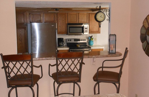 Lake Havasu City House | Lake View Pool - 2 ensuite Master bdrs - Split flrplan. Walk to Downtown, Parks