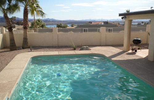 Lake Havasu City House | Lake View Pool - 2 ensuite Master bdrs - Split flrplan. Walk to Downtown, Parks