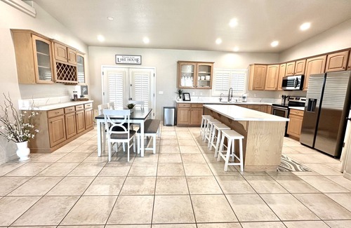 Lake Havasu City House | LAKE VIEW, Pool & Spa, DUAL MASTERS, near London Bridge & the channel