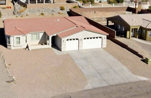 Lake Havasu City House | LAKE VIEW, Pool & Spa, DUAL MASTERS, near London Bridge & the channel