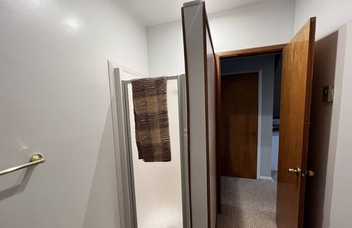 Wilson Apartment | Lake View Studio Apartment Above Garage