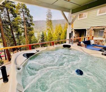 Wishon Apartment | Lake View Suite for 2-Hot Tub-Dog Friendly