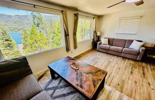 Wishon Apartment | Lake View Suite for 2-Hot Tub-Dog Friendly