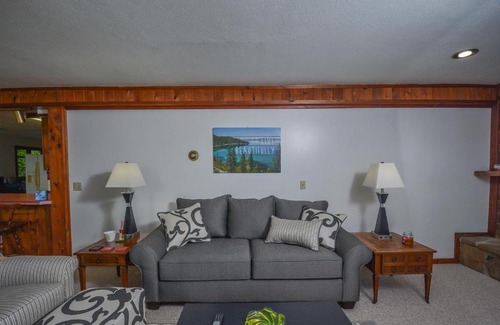 Thayerville House | Lake View