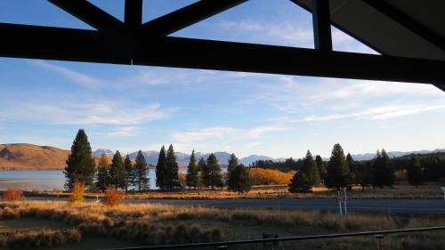 Lake Tekapo House | Lake Views at Antler Lodge