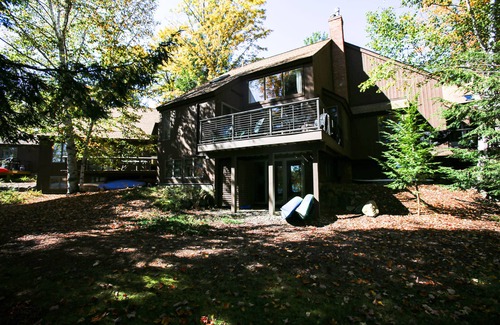 Grantham Condo | Lake Views! Beautifully furnished condo in Eastman NH