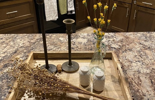 Glendo House | Lake Views! Comforts of home w/the fun of the lake; garage/hottub/laundry & more