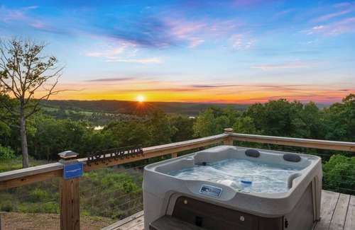 Omaha House | Lake Views! Private Hot tub and Fire Pit! Lux Couple's Retreat