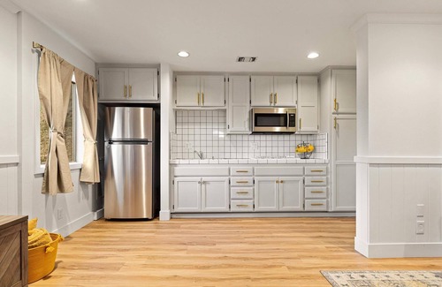 Lake Arrowhead Cabin | Lake Views Remodeled Game Room Fire Pit Studio