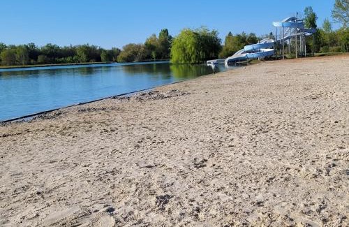 Castera-Verduzan Villa | Lake Villa Castéra-Verduzan