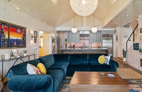 Elkhorn House | Lake Wandawega 4-Bed Retreat with Hot Tub