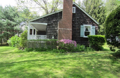 New Preston Cottage | Lake Waramaug Cottage