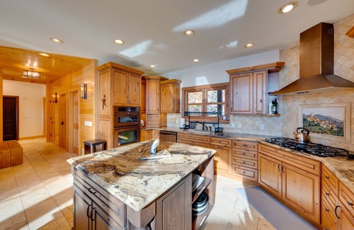 Merrimac Cabin | Lake Wisconsin Lodge w/ Dock & Pool Near Skiing!