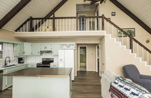 Bremen House | Lakebound and Down! Beautiful waterfront home on Smith Lake