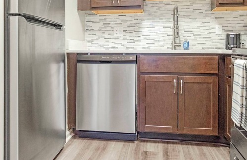 Indianapolis Apartment | LakeCastleton 1BD 2 - One Bedroom Apartment, Sleeps 2