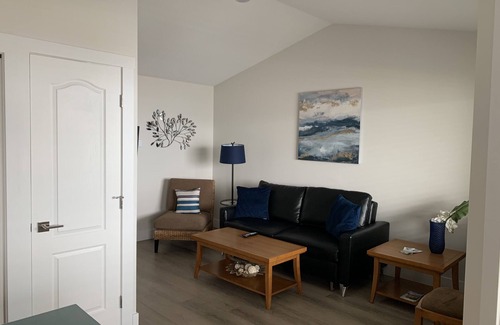 Central Okanagan Condo | Lakefront 2 bedroom condo at Turtle Bay Resort and Marina