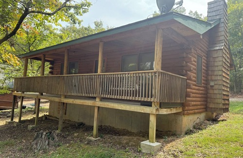 Shell Knob Cabin | Lakefront 2BR Cabin - Pool-Hot Tub-Dock/Steps to Table Rock Lake + Branson Fun
