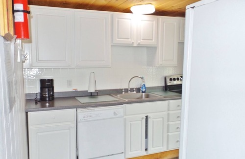 Meredith Cottage | LAKEFRONT 3 BDRM, 2 LOFTS, BEACH, DOCK, close to town