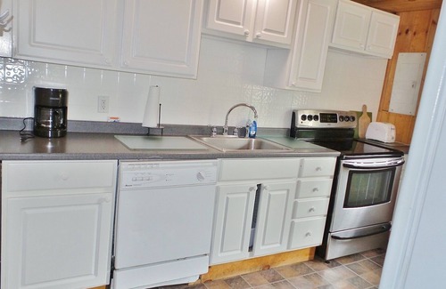 Meredith Cottage | LAKEFRONT 3 BDRM, 2 LOFTS, BEACH, DOCK, close to town