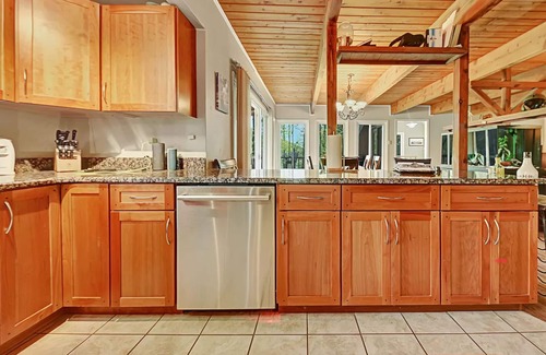 Andersonville Villa | Lakefront 3-bedroom 2-bath apartment on Norris Lake. Just minutes from Knoxville