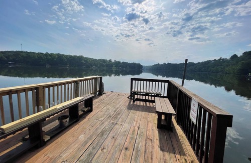Jones Mills House | Lakefront 3-bedroom Lodge in Hot Springs Arkansas, directly on Lake Catherine!