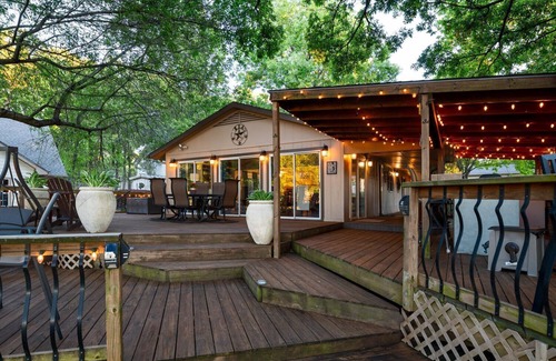 Cedar Creek Reservoir House | Lakefront 4 bedroom retreat w/boatdock/party deck, kayaks and outdoor bar.