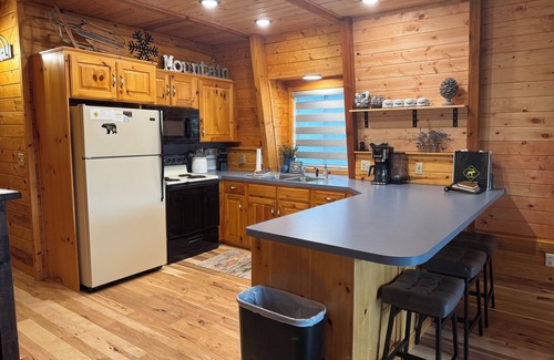 Island Park Cabin | Lakefront 4BR/4BA Cabin with Sauna, Hot Tub & Private Dock – Minutes from YNP!
