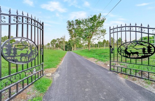 Johnsonburg House | Lakefront Achieve Cabin/3BR on 200-Acre Estate