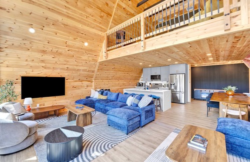 Blakeslee Cabin | Lakefront AFrame, Heated Bio Pool, Spa, Sauna, Theatre, GameRoom, Lake acccess