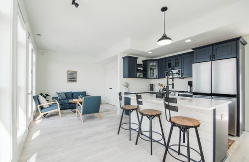Oden House | Lakefront - Amazing views! Private Hot Tub & Boat Slips. 12 mins to Ski Resorts!