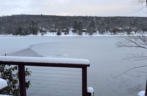Greentown House | Lakefront at Lake Wallenpaupack with Private Dock 3bdr 2bath Hot Tub