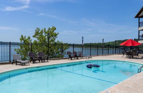Kimberling City Apartment | Lakefront, Balcony Condo Near Silver Dollar City