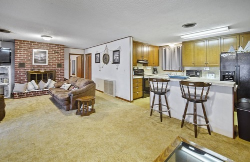 Dennis House | Lakefront! Beautiful Views! Sleeps 24 people! 7 Bdrm, 3 bath - Incredible Charm!