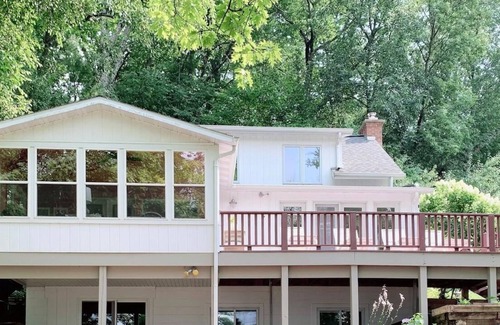 Markesan Cottage | Lakefront Beauty Inside and Out