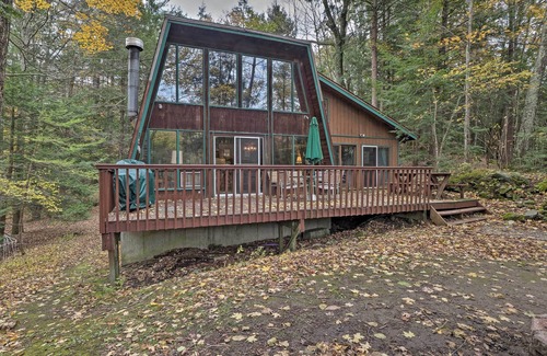 Glendale House | Lakefront Berkshires Retreat w/Deck, Dock & Boat!