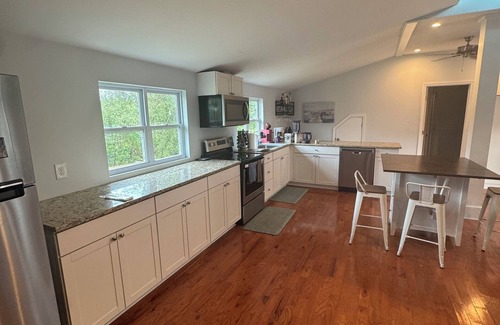 Ashland City House | Lakefront Boat Dock Cottage