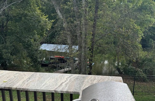 Ashland City House | Lakefront Boat Dock Cottage
