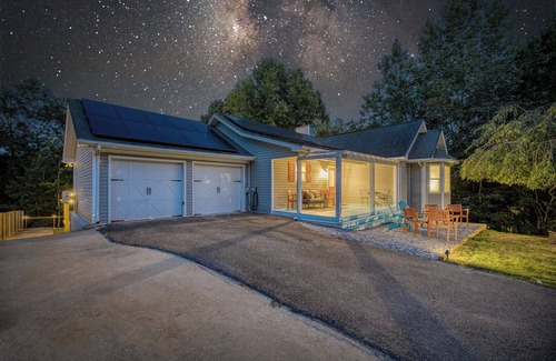 Gainesville House | Lakefront, Boat Dock, Game Room, Backyard Oasis