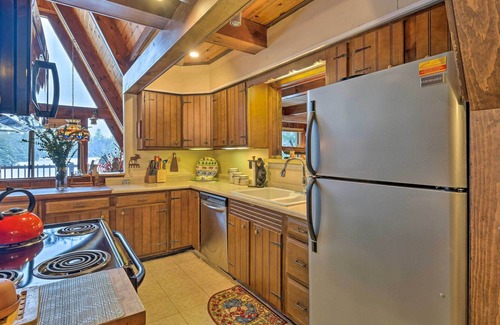 Bolton Landing Cabin | Lakefront Bolton ‘Alderbrook Chalet’ w/ Fire Pit!