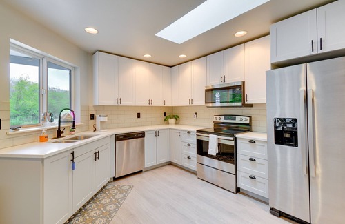 West Hills House | Lakefront Bremerton Vacation Rental w/Hot Tub!