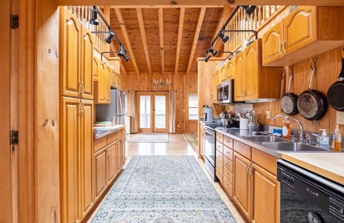 Highlands Hills Cabin | Lakefront Cabin, 2 bedrooms downstairs, 2 upstairs in loft - Sleeps 6