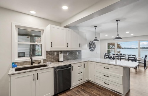 Markesan Cabin | Lakefront Cabin! Arcades, Putt Putt, Close to Golf
