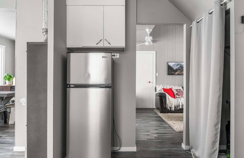 Central Alberta House | Lakefront Cabin Cozy Retreat 5Beds OnTheLake