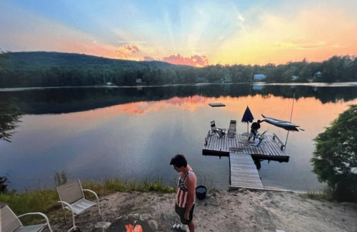 Windsor Cabin | Lakefront Cabin in Beautiful, Quiet Location