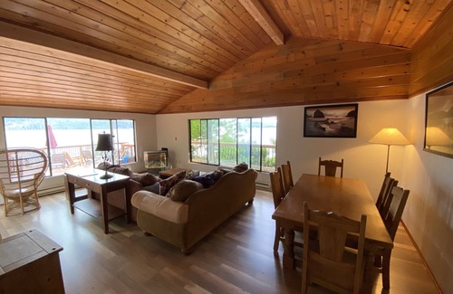 Amanda Park House | Lakefront Cabin Inside Olympic National Park