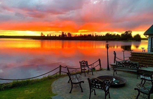 Parkland County Cabin | Lakefront cabin on beautiful Lake Isle.