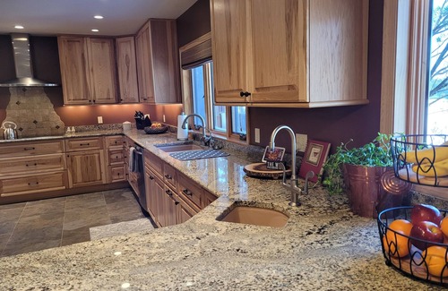 Coloma House | Lakefront Cabin/Peaceful and quiet/Sandy Beach/Fishing /snowmobile trails!