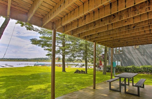 Cadillac Cottage | Lakefront Cadillac Cottage w/ Furnished Deck!