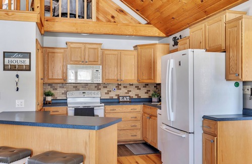 South Kortright Ski Chalet | Lakefront Chalet w/game room 25 min. from skiing & snow tubing. Pet-friendly!