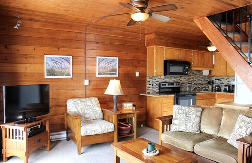 Stevensville House | Lakefront Chalet #23 w/Beach Access, Pools, Sport Courts, Fishing Pond & more!